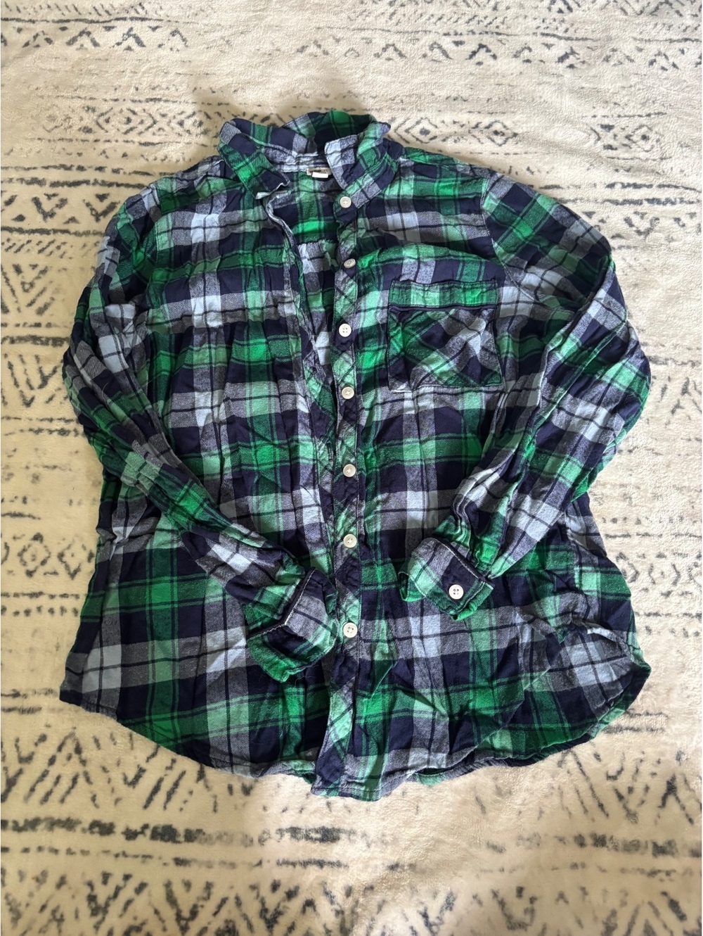 Aria Women's Green and Navy Plaid Button-Up Shirt Size Small